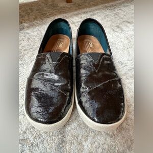 💕 TOMS 💕 Coated Canvas Black Slip-On Shoes